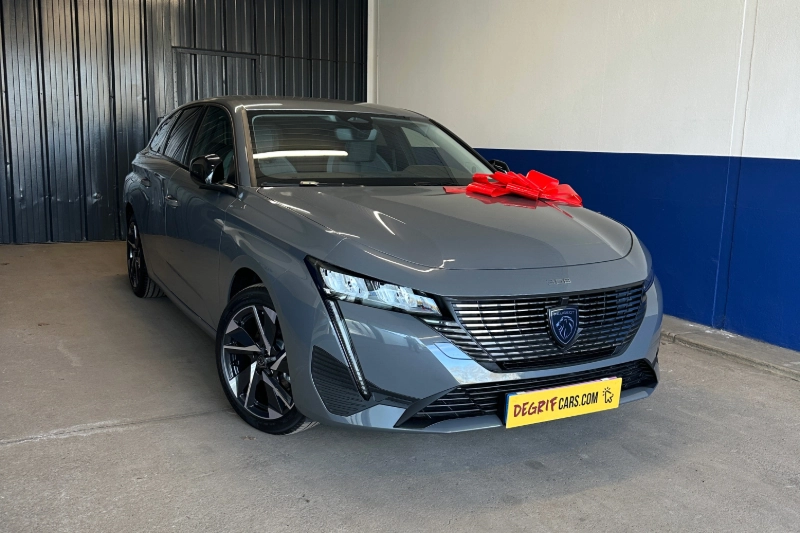 Livraison client dans nos locaux Peugeot 308 - DEGRIFCARS