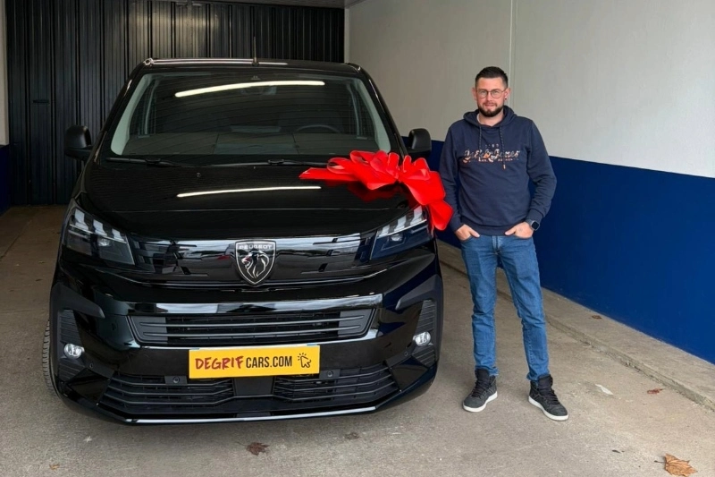 Livraison client dans nos locaux Peugeot Expert XL - DEGRIFCARS
