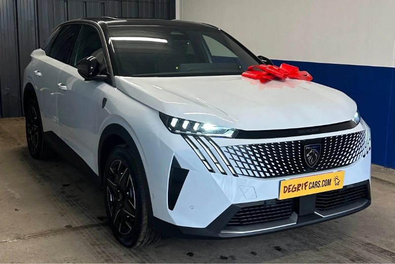 Livraison client dans nos locaux Peugeot 3008 GT - DEGRIFCARS