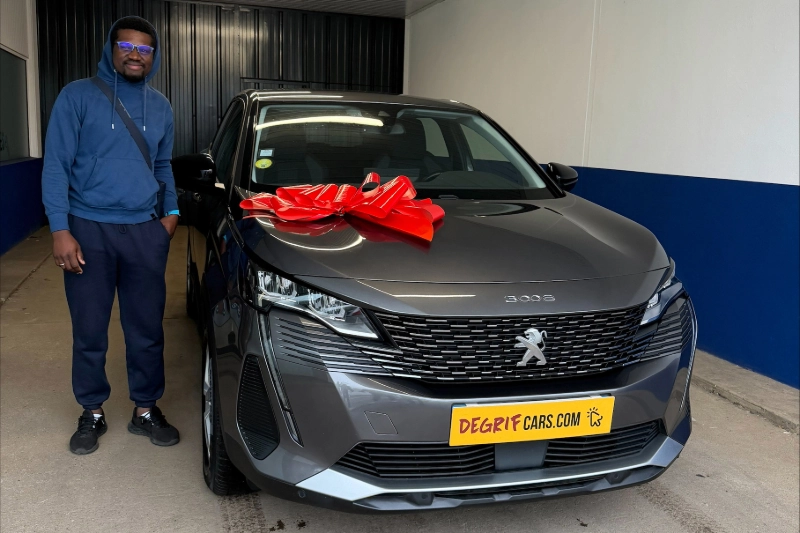 Livraison client dans nos locaux Peugeot 3008 - DEGRIFCARS