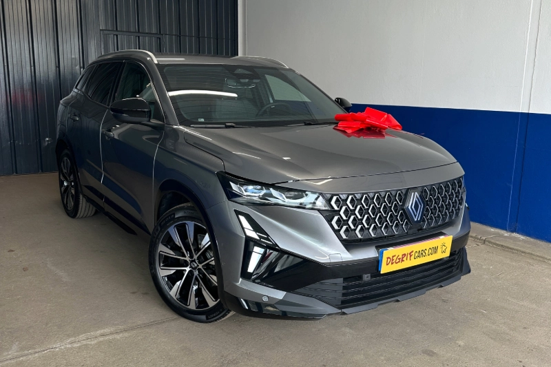 Livraison client dans nos locaux Renault Austral - DEGRIFCARS