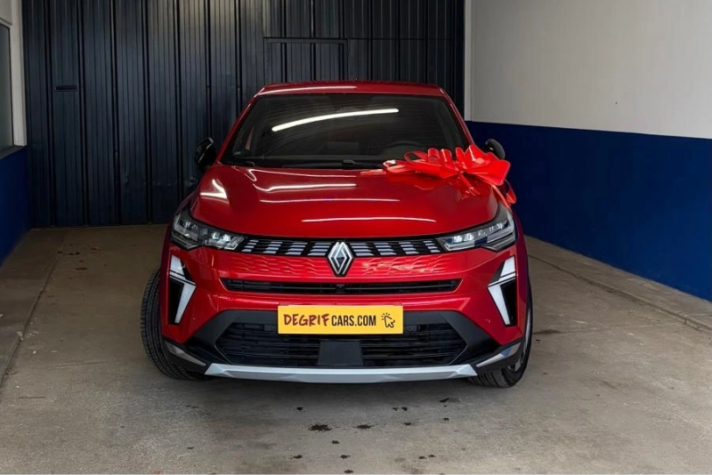 Livraison client dans nos locaux Renault Symbioz Iconic - DEGRIFCARS