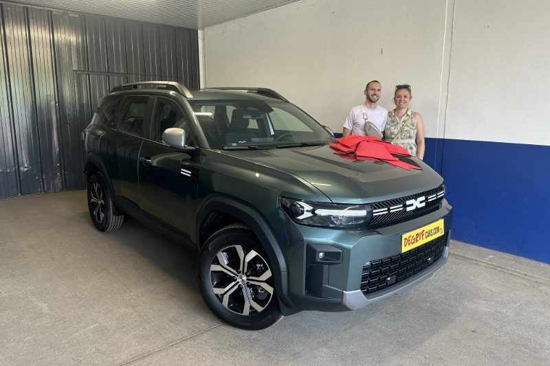 Livraison client dans nos locaux Dacia - DEGRIFCARS