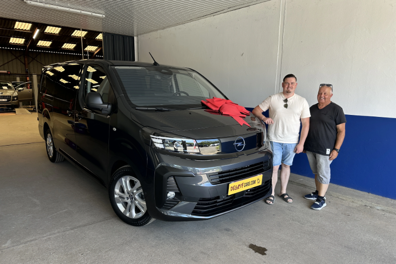 Livraison client dans nos locaux Opel Vivaro XL - DEGRIFCARS