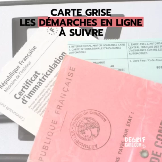 Client recevant sa carte grise après l'achat d'une voiture neuve sur degrifcars.com.